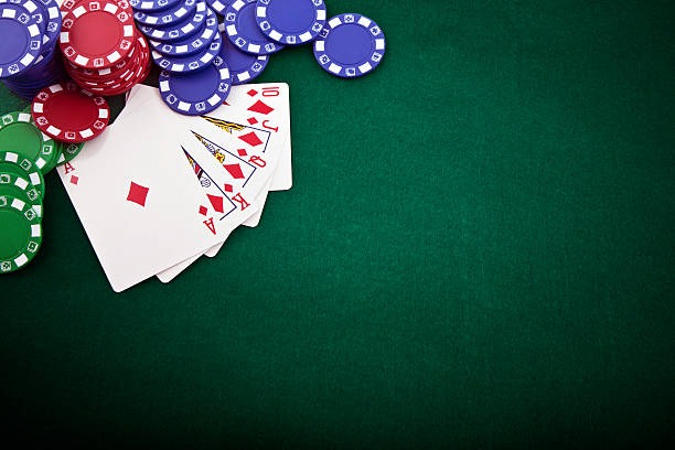 Comparison of Dadu Online, slot reels, and live-dealer tables on bento slot